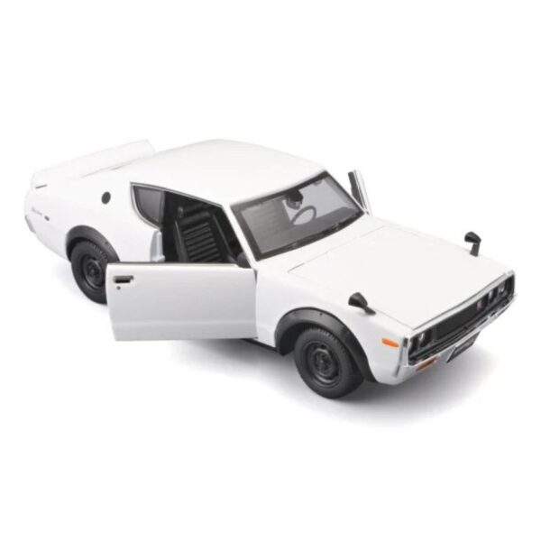 MAISTO 31528 1:24 1973 NISSAN SKYLINE 2000GT-R (KPGC110) WHITE KOUREAS TOYS