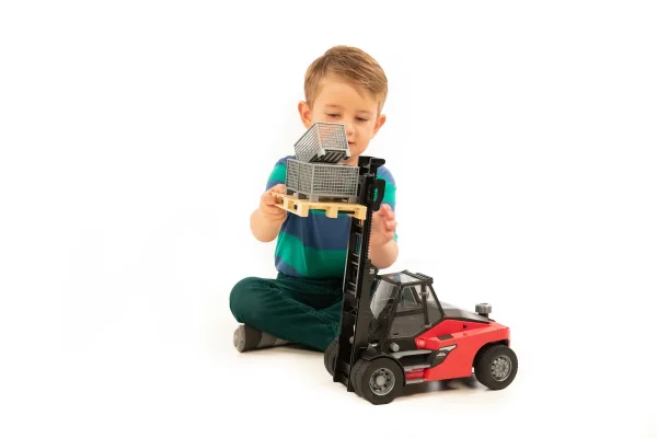 BRUDER 02513 LINDE HT160D STACKER WITH PALLET AND 3 PALLET CAGES KOUREAS TOYS