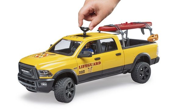 BRUDER 02506 RAM 2500 POWER WAGON LIFEGUARD WITH FIGURE, STAND UP PADDLE AND LIGHT & SOUND MODULE - Image 2
