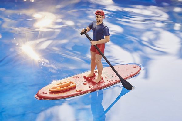 BRUDER 02506 RAM 2500 POWER WAGON LIFEGUARD WITH FIGURE, STAND UP PADDLE AND LIGHT & SOUND MODULE - Image 3