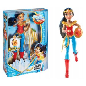 BRAND DTR13 WONDER WOMAN IN AZIONE DOLLS KOUREAS TOYS