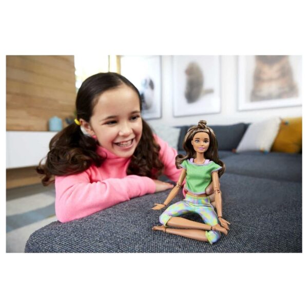 BRAND GXF05 BARBIE MADE TO MOVE DOLL WITH 22 FLEXIBLE JOINTS & LONG WAVY BRUNETTE HAIR WEARING ATHLEISURE-WEAR KOUREAS TOYS