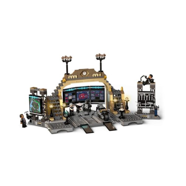 LEGO® 76183 THE BATMAN BATCAVE™: THE RIDDLER™ FACE-OFF KOUREAS TOYS
