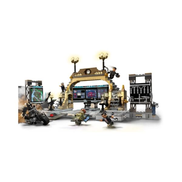 LEGO® 76183 THE BATMAN BATCAVE™: THE RIDDLER™ FACE-OFF KOUREAS TOYS