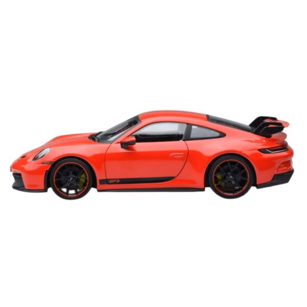 MAISTO 36458 1:18 2022 PORSCHE 911 GT3 WITH STRIPE BLACK KOUREAS TOYS