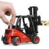 BRUDER 02511 LINDE FORK LIFT H30D WITH 2 PALLETS