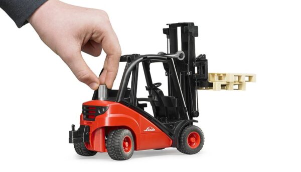 BRUDER 02511 LINDE FORK LIFT H30D WITH 2 PALLETS