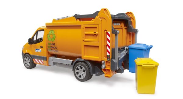 BRUDER 02682 MB SPRINTER MUNICIPAL WASTE DISPOSAL AND 2 GARBAGE CANS KOUREAS TOYS